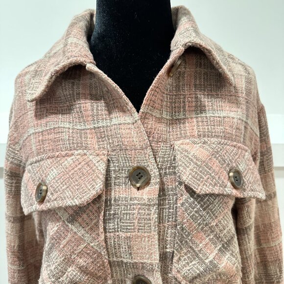 BB Dakota by Steve Madden Women's Pink Plaid Boucle Shirt Jacket Size Small - Picture 3 of 12
